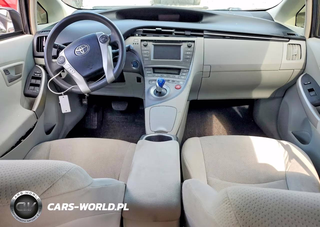 2013 Toyota Prius Two VIN:JTDKN3DU6D5621891 - 8