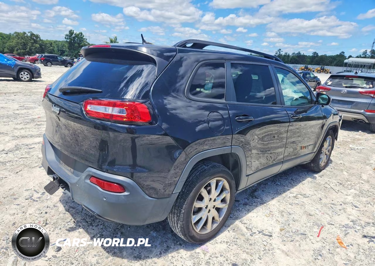 2016 Jeep Cherokee Latitude VIN:1C4PJLCB0GW237928 - 3