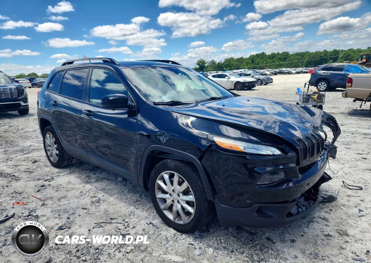 2016 Jeep Cherokee Latitude VIN:1C4PJLCB0GW237928 - 4