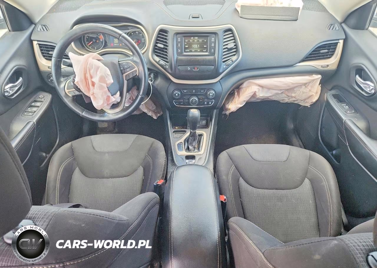 2016 Jeep Cherokee Latitude VIN:1C4PJLCB0GW237928 - 8