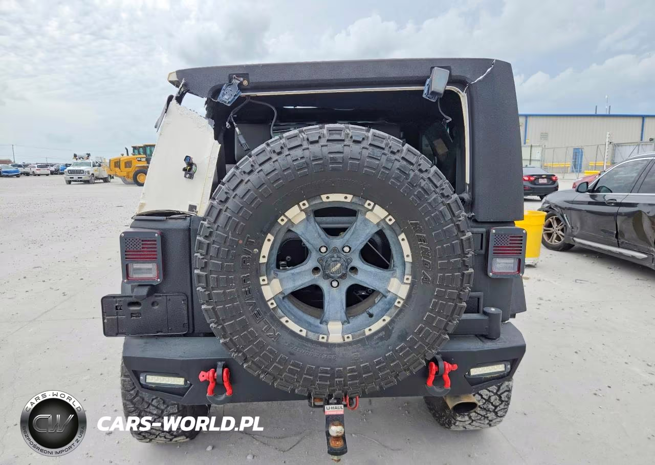 2008 Jeep Wrangler Unlimited Sahara VIN:1J4GA59178L622622 - 6