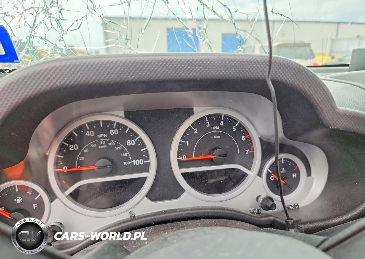 2008 Jeep Wrangler Unlimited Sahara VIN:1J4GA59178L622622 - 9