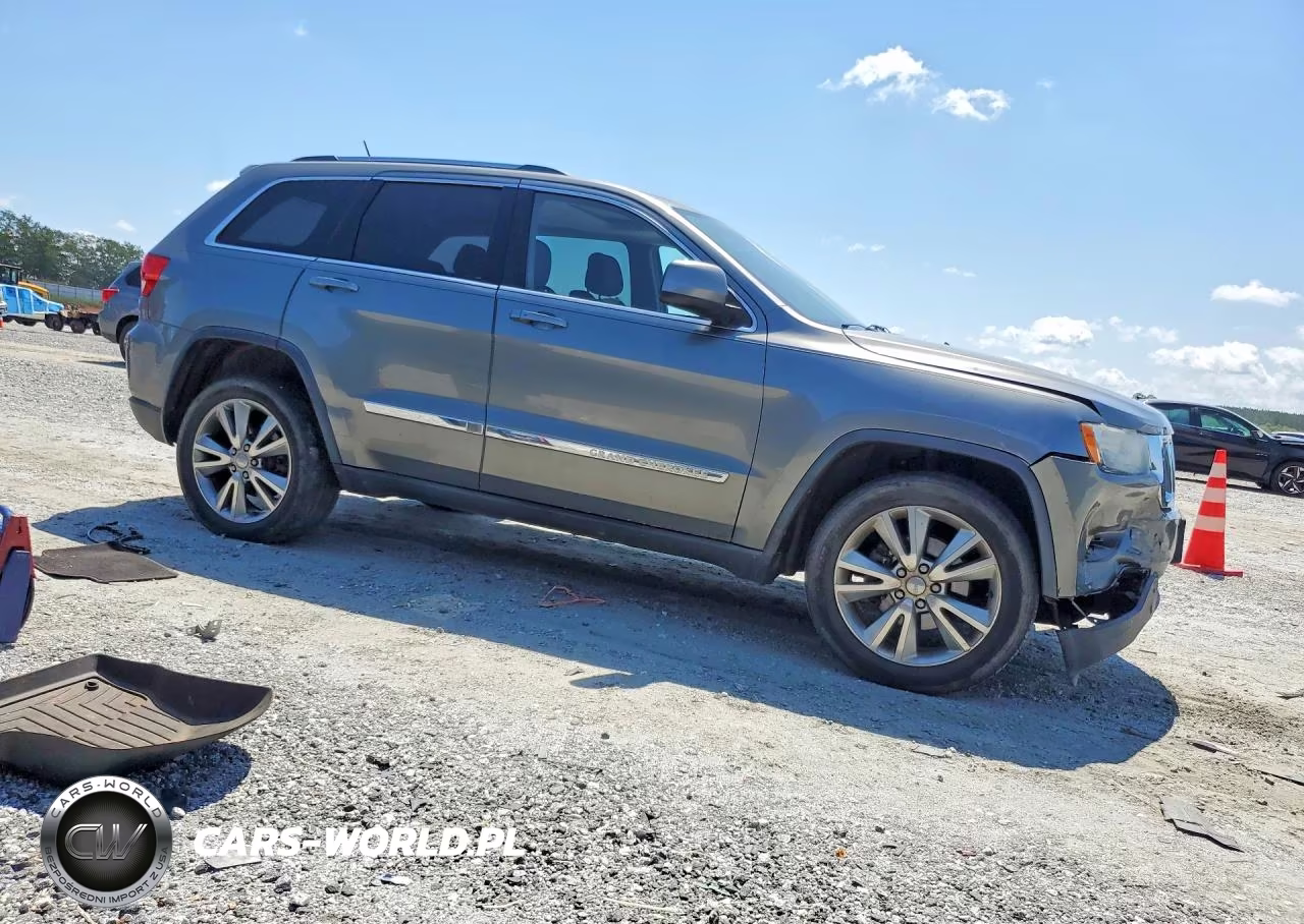 2013 Jeep Grand Cherokee Laredo VIN:1C4RJFAG9DC571168 - 4