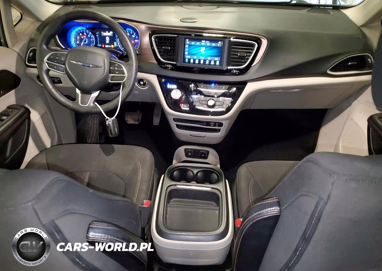 2019 Chrysler Pacifica Touring Plus VIN:2C4RC1FG0KR629873 - 8