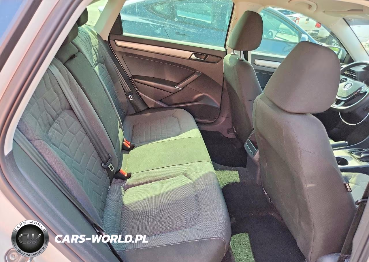 2021 Volkswagen Passat S VIN:1VWAA7A38MC016113 - 10