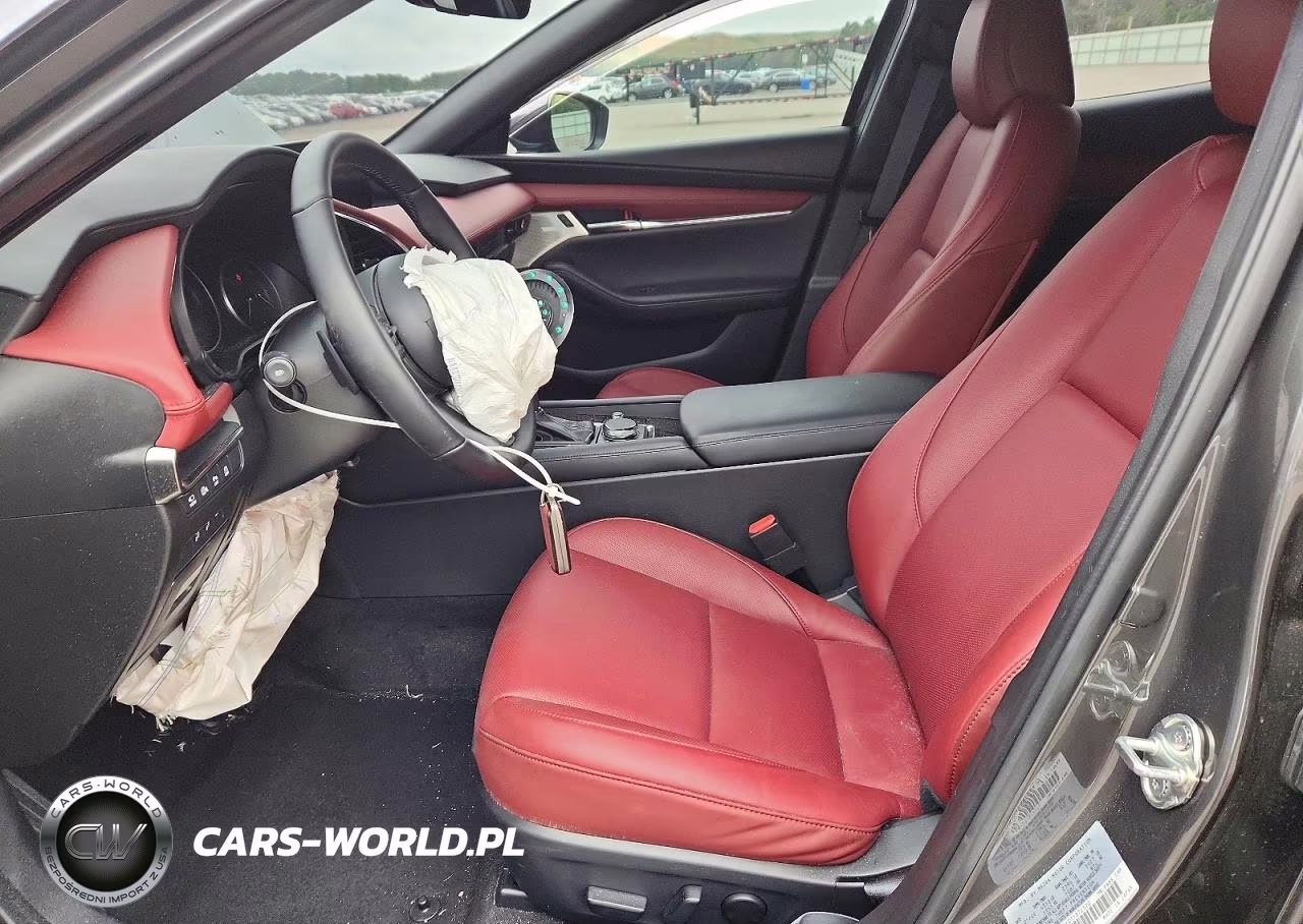2026 Mazda 3 Premium Plus VIN:JM1BPBNY0T1872370 - 7