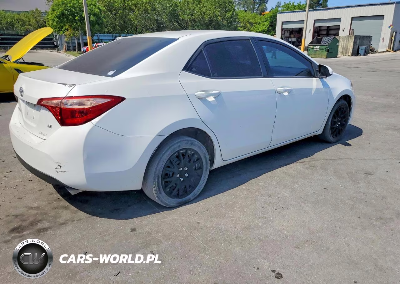2019 Toyota Corolla Le VIN:5YFBURHEXKP927193 - 3