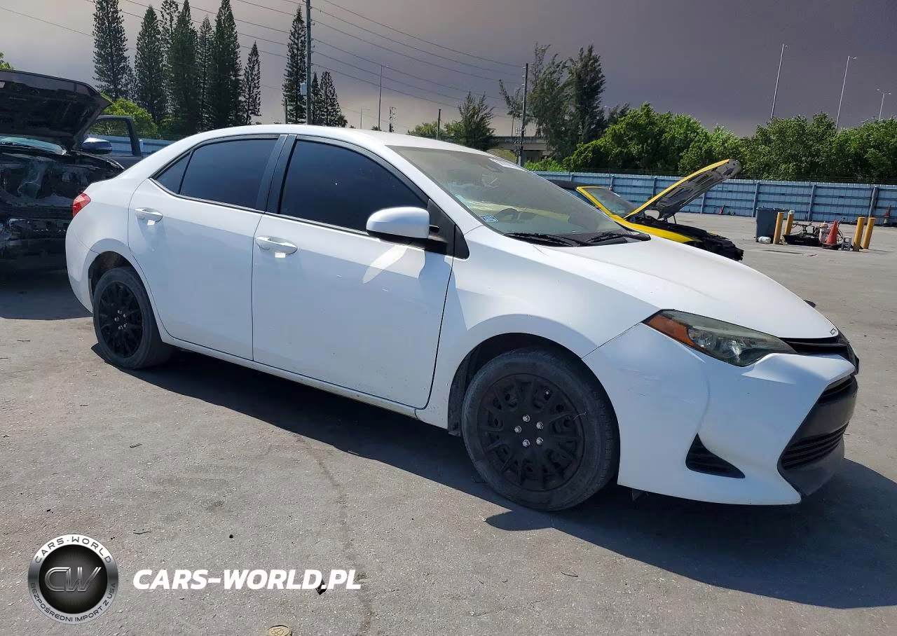 2019 Toyota Corolla Le VIN:5YFBURHEXKP927193 - 4