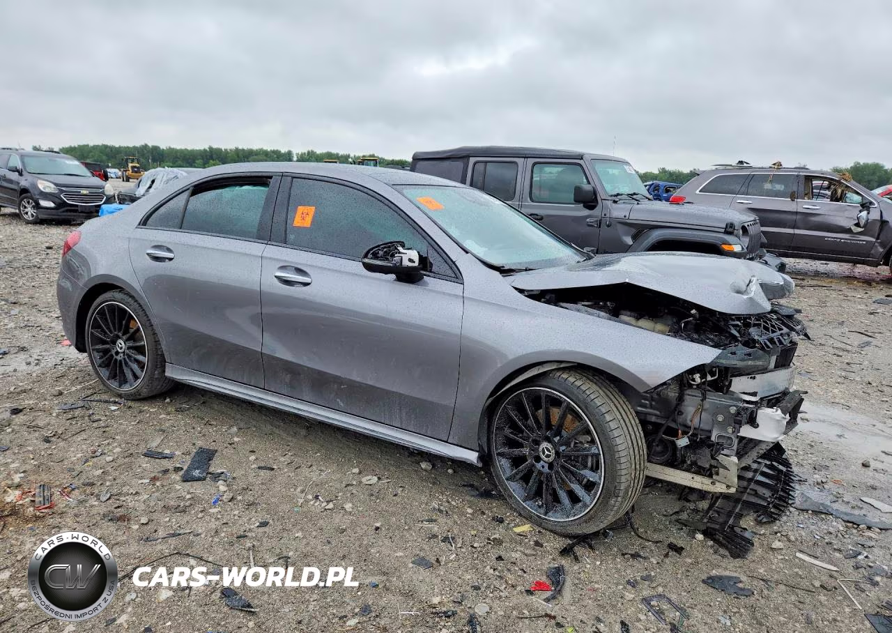 2019 Mercedes-Benz A 220 4Matic VIN:WDD3G4FB7KW000530 - 4