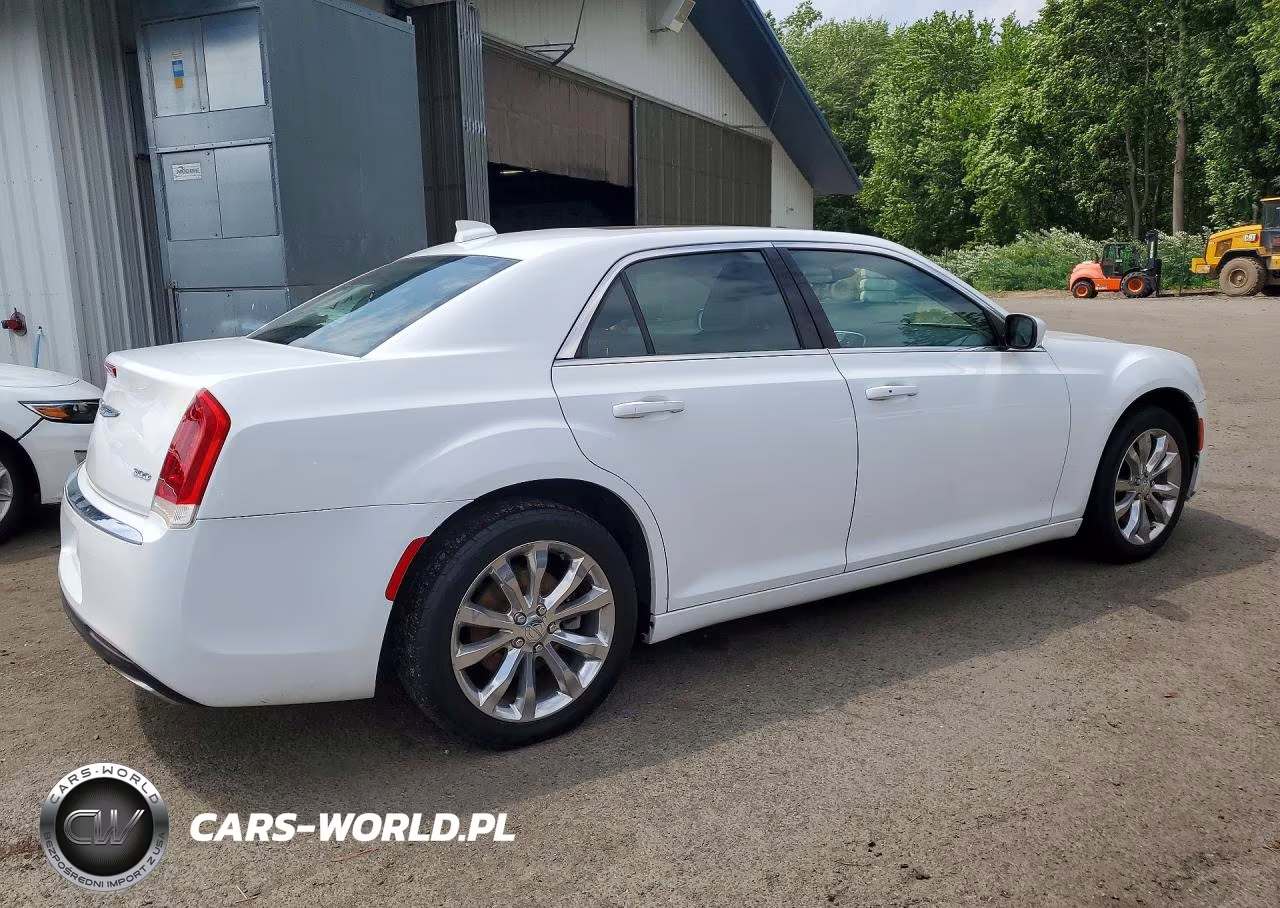 2016 Chrysler 300 Limited VIN:2C3CCARG7GH262098 - 3