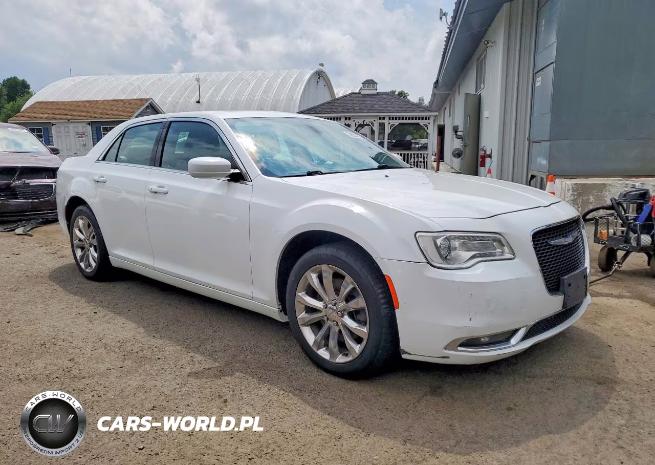 2016 Chrysler 300 Limited VIN:2C3CCARG7GH262098 - 4