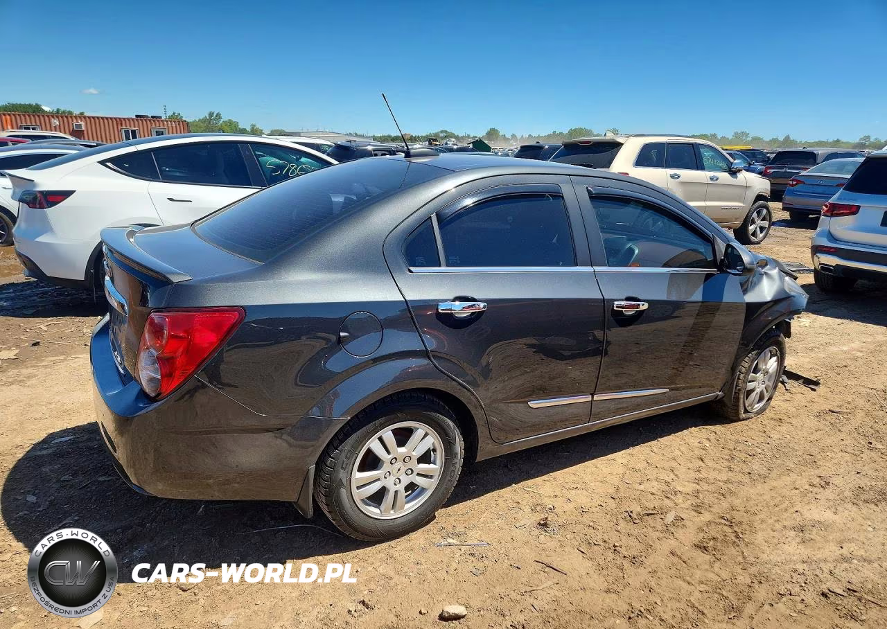 2015 Chevrolet Sonic Lt VIN:1G1JC5SH4F4132796 - 3