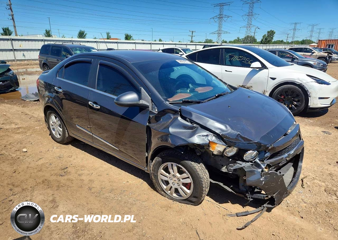 2015 Chevrolet Sonic Lt VIN:1G1JC5SH4F4132796 - 4