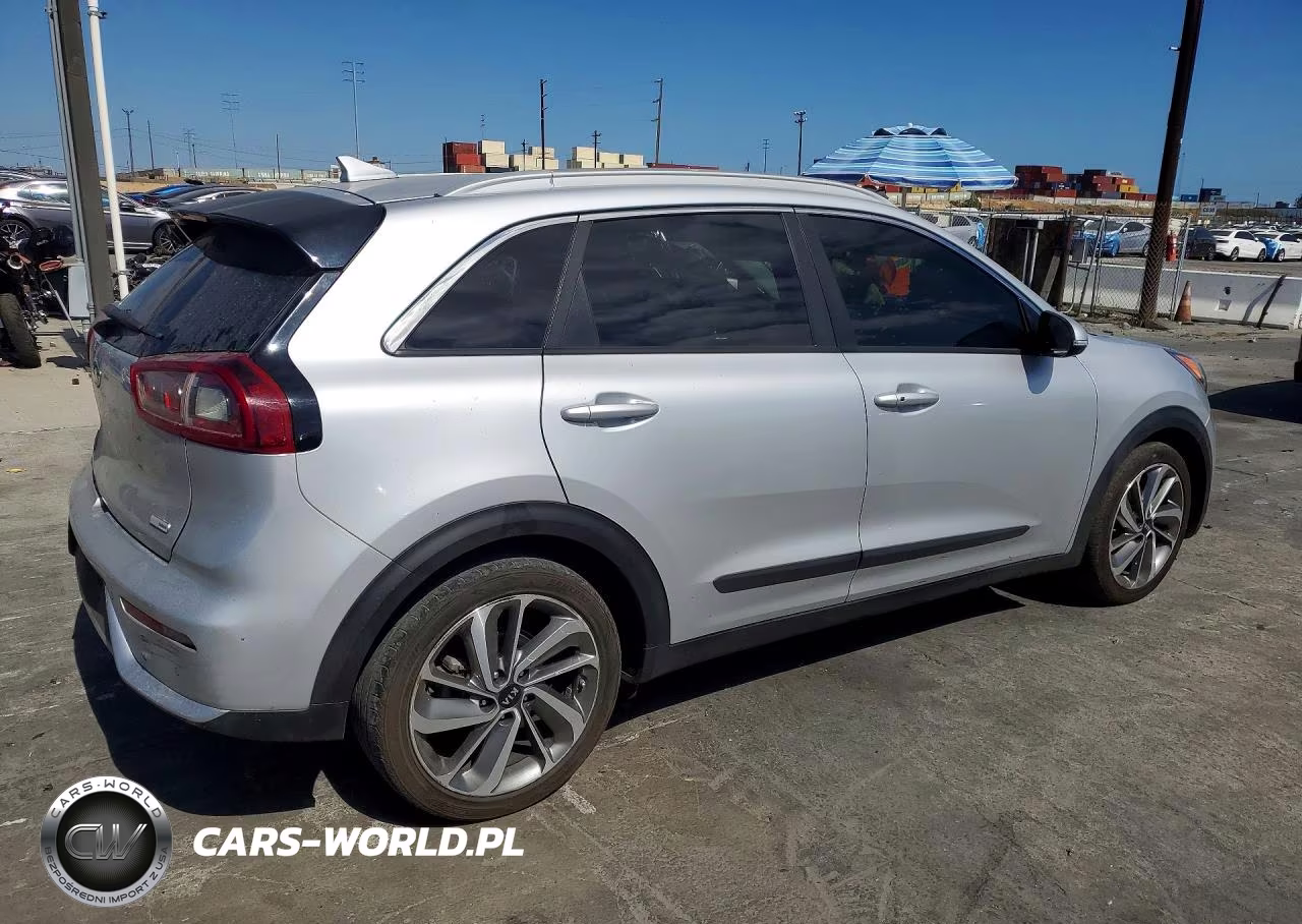 2019 Kia Niro Touring VIN:KNDCE3LC0K5306871 - 3