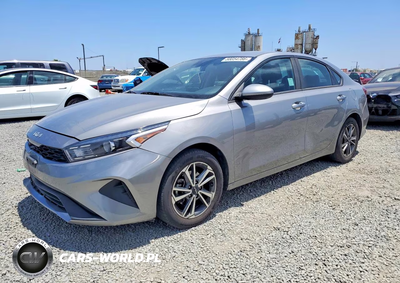 2023 Kia Forte Lxs – zdjęcie 1 z 12