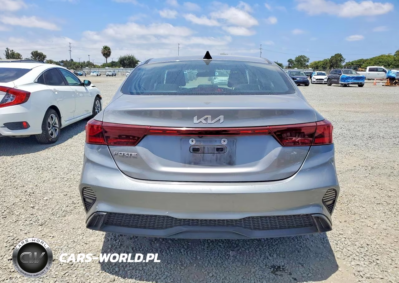 2023 Kia Forte Lxs VIN:3KPF24AD4PE604424 - 6