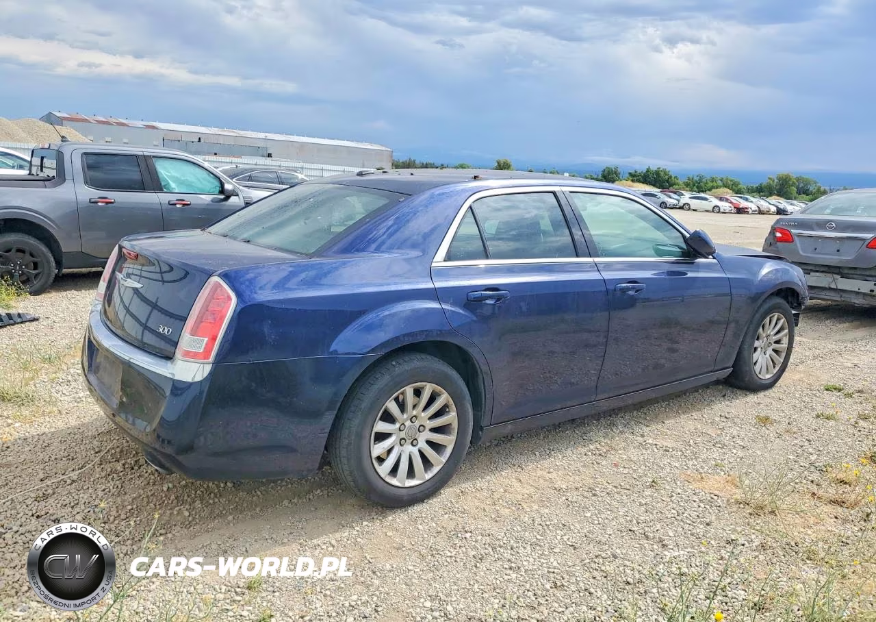 2014 Chrysler 300 VIN:2C3CCAAG0EH200065 - 3