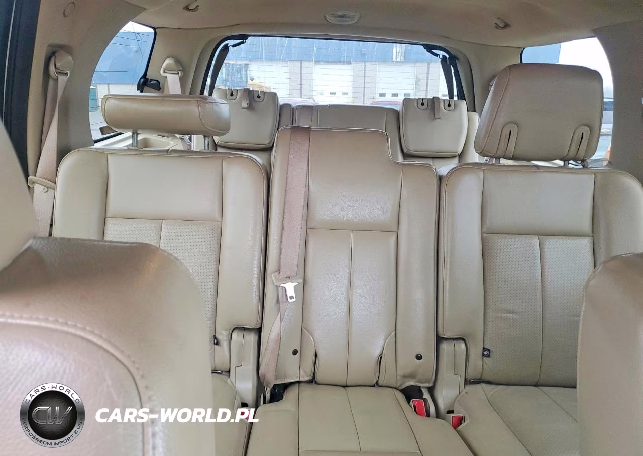 2011 Ford Expedition Xlt VIN:1FMJU1J59BEF02354 - 10