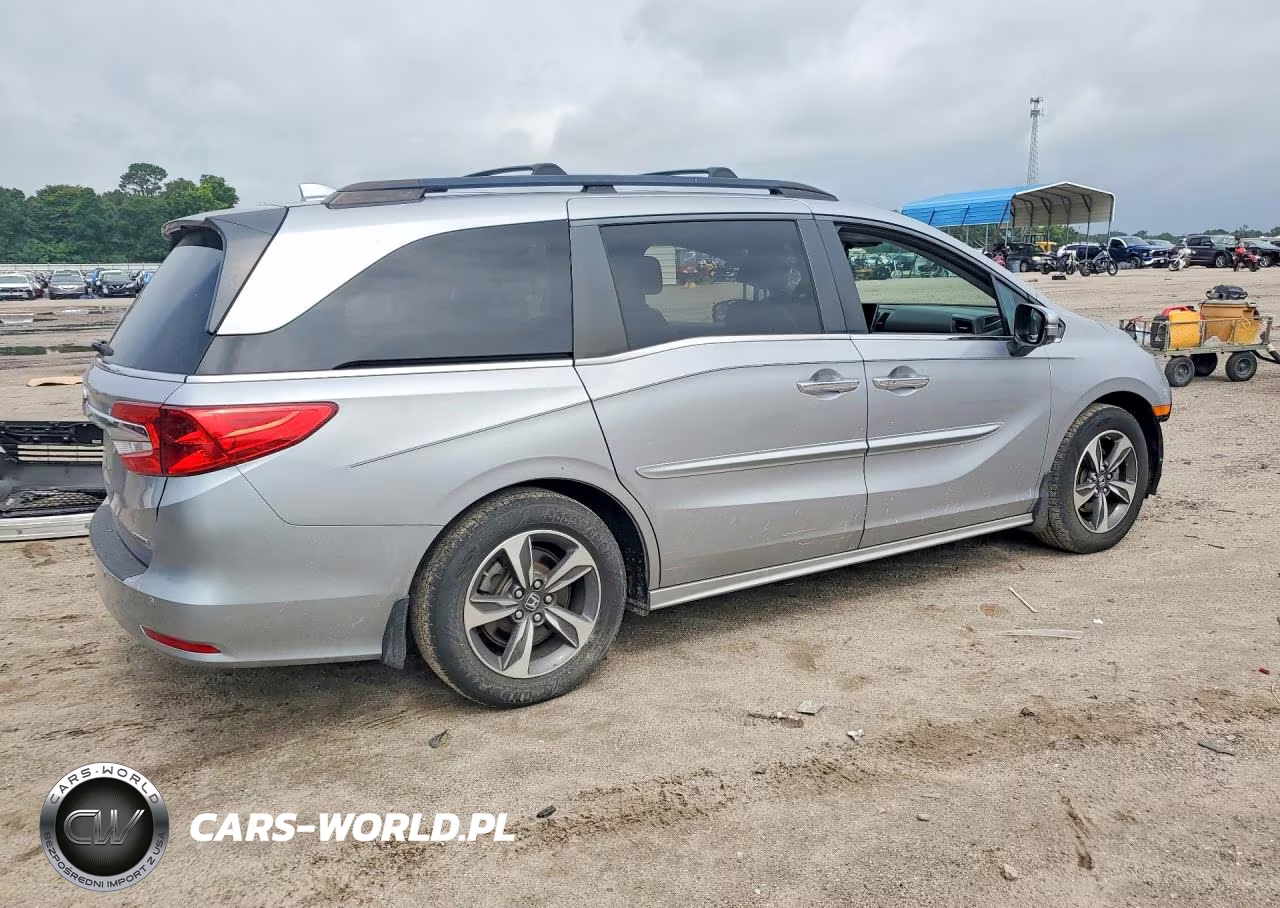 2020 Honda Odyssey Touring VIN:5FNRL6H80LB044095 - 3