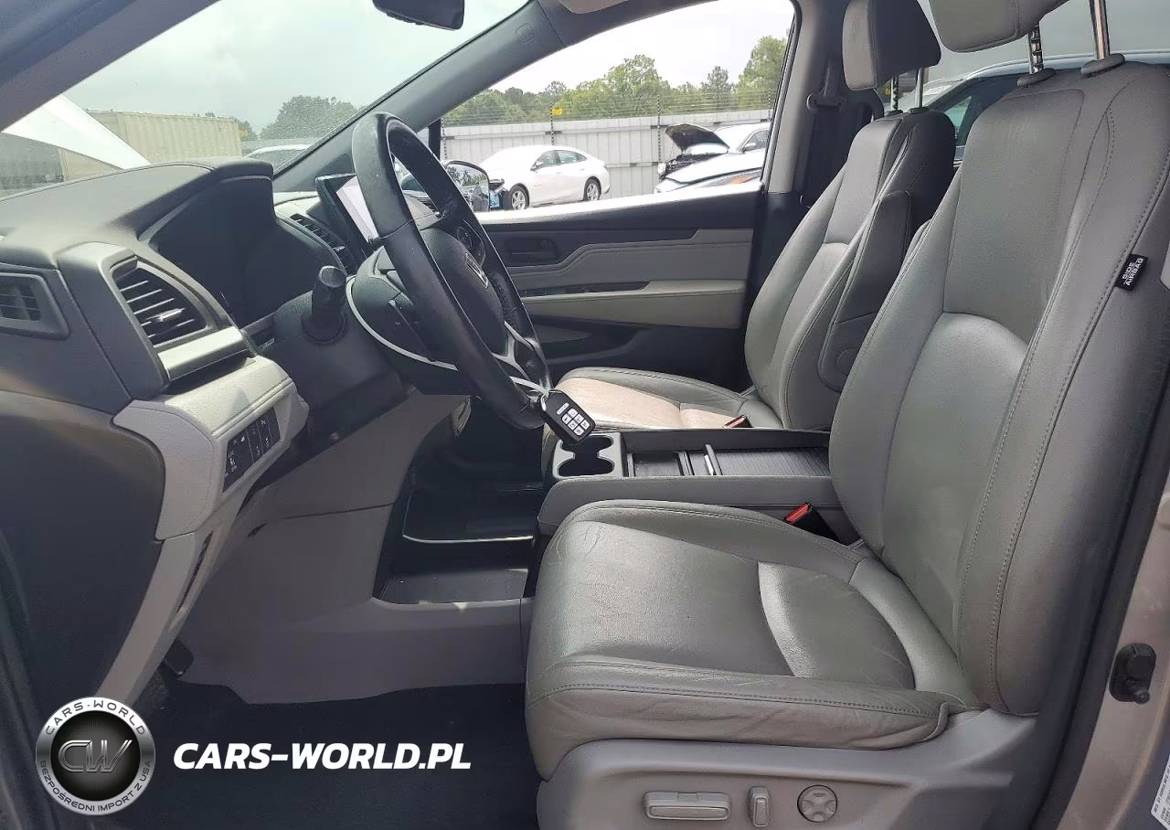 2020 Honda Odyssey Touring VIN:5FNRL6H80LB044095 - 7