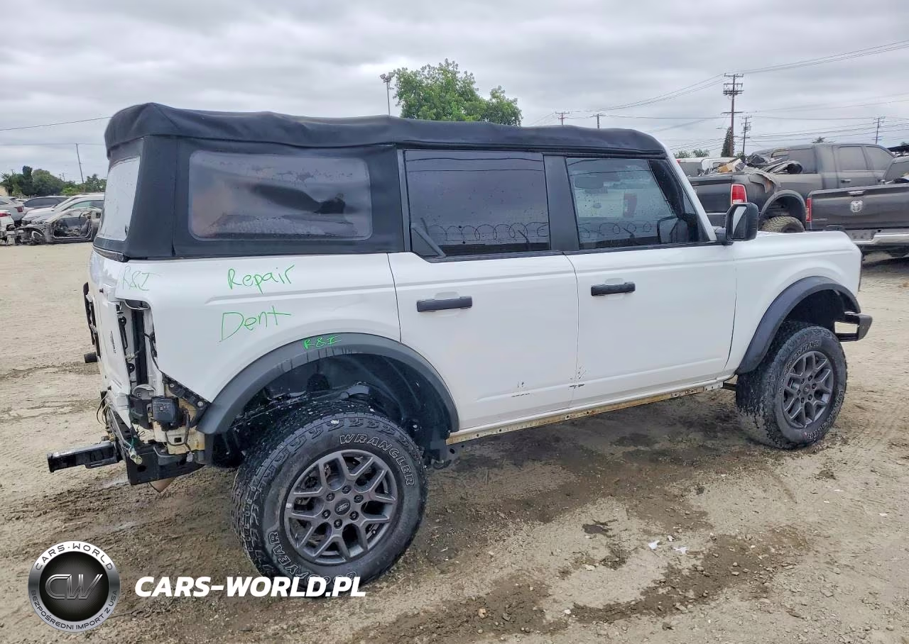 2022 Ford Bronco Base VIN:1FMDE5BH3NLB16572 - 3