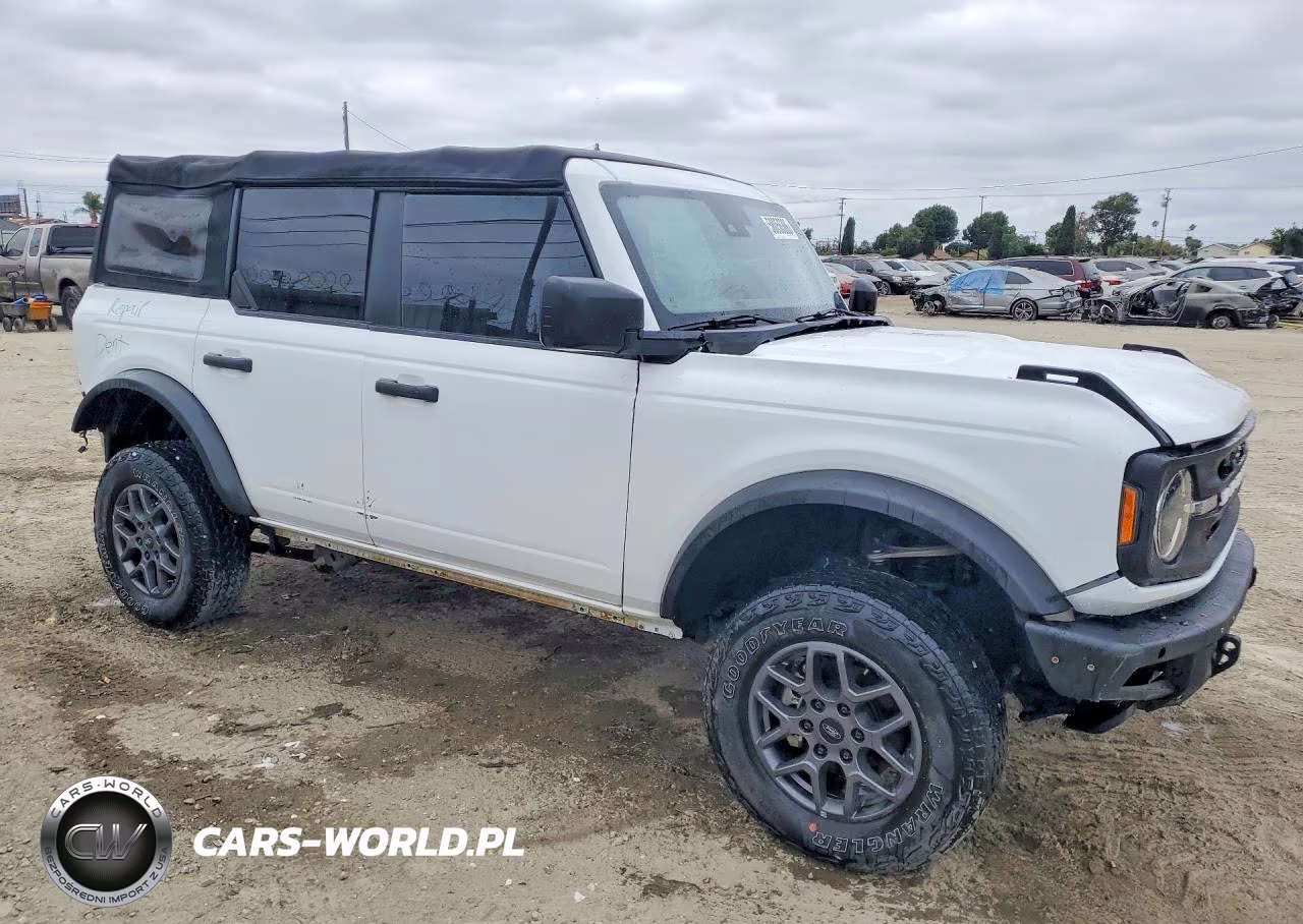 2022 Ford Bronco Base VIN:1FMDE5BH3NLB16572 - 4