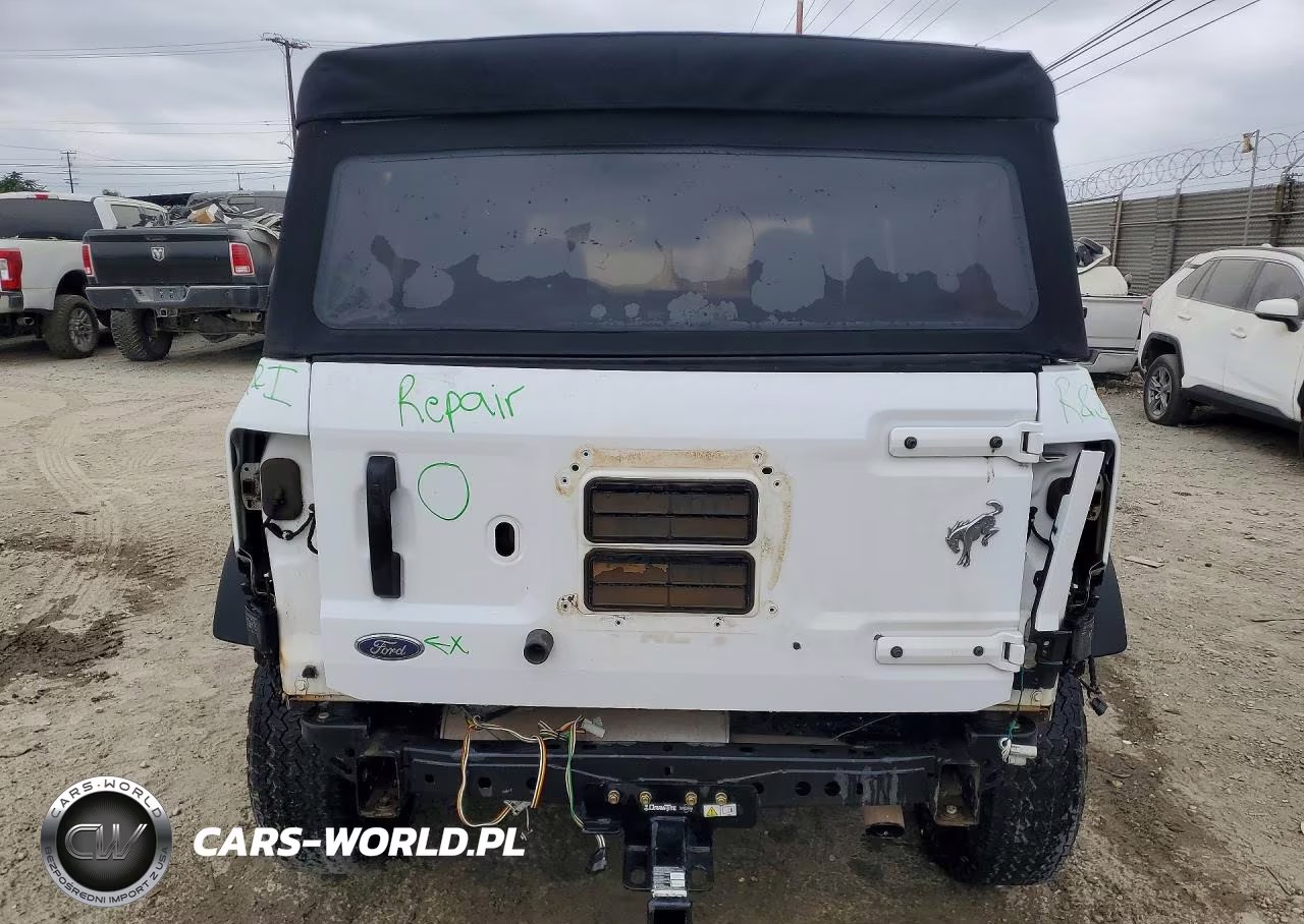 2022 Ford Bronco Base VIN:1FMDE5BH3NLB16572 - 6