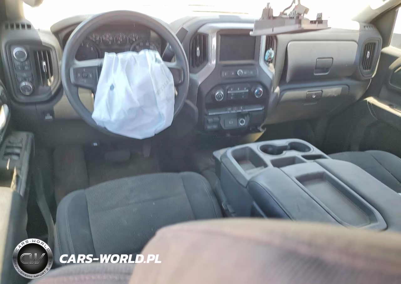 2020 Chevrolet Silverado K1500 Custom VIN:3GCUYBEF2LG381174 - 8