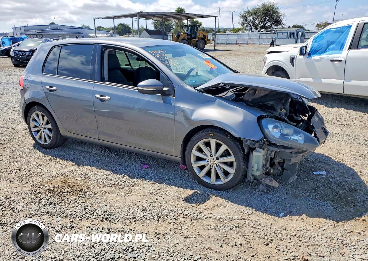 2014 Volkswagen Golf VIN:WVWDM7AJ4EW002120 - 4