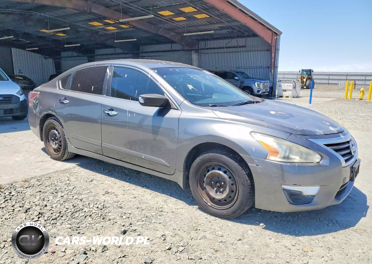 2014 Nissan Altima 2.5 S VIN:1N4AL3AP1EN357258 - 4