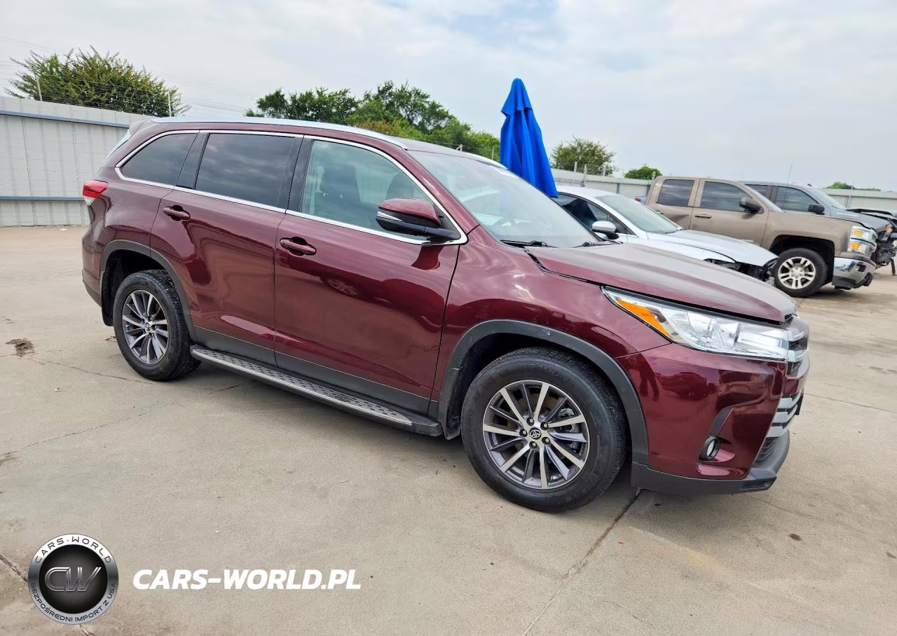 2019 Toyota Highlander Xle VIN:5TDKZRFH6KS301159 - 4
