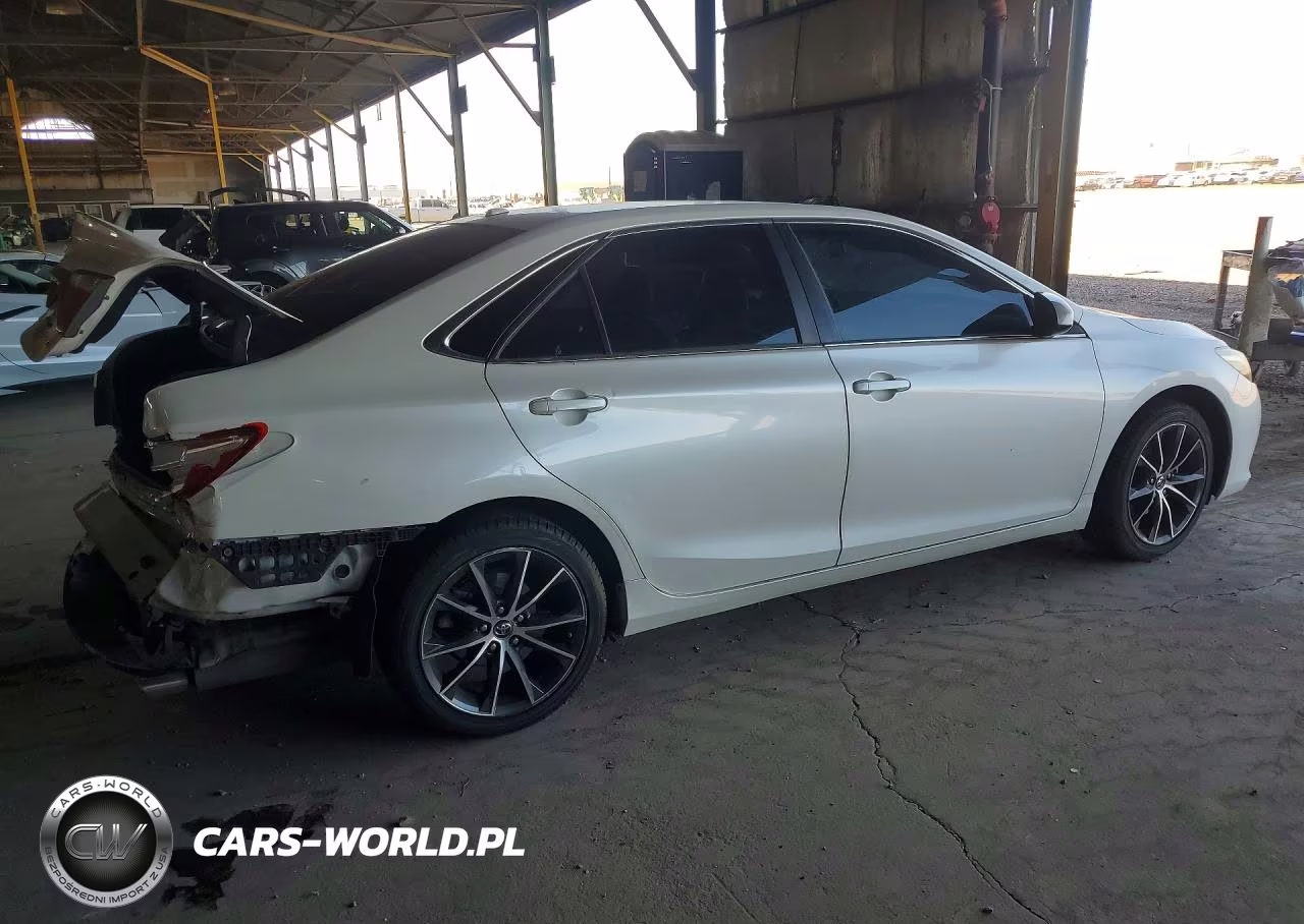 2015 Toyota Camry Xse VIN:4T1BF1FK1FU485011 - 3