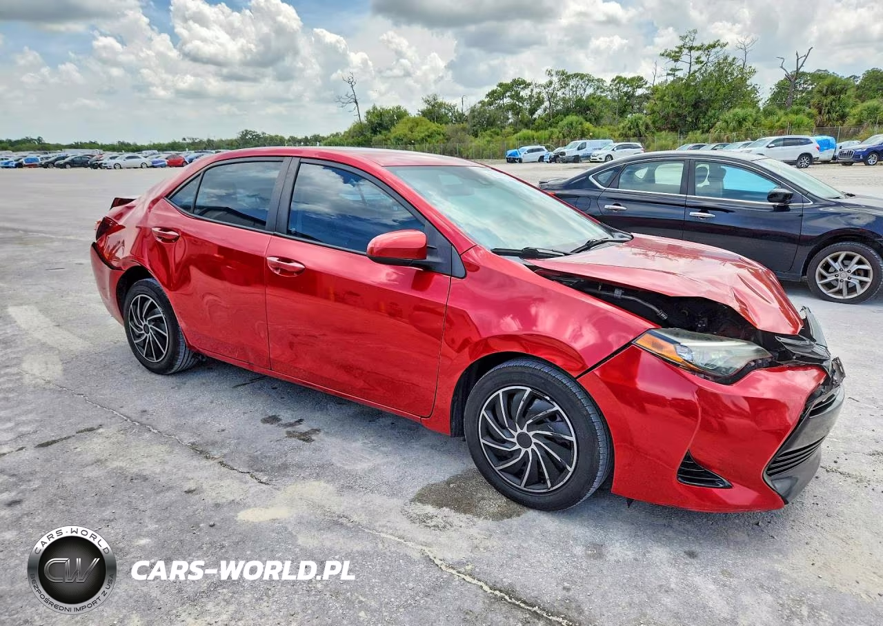 2017 Toyota Corolla Le VIN:2T1BURHE2HC841241 - 4