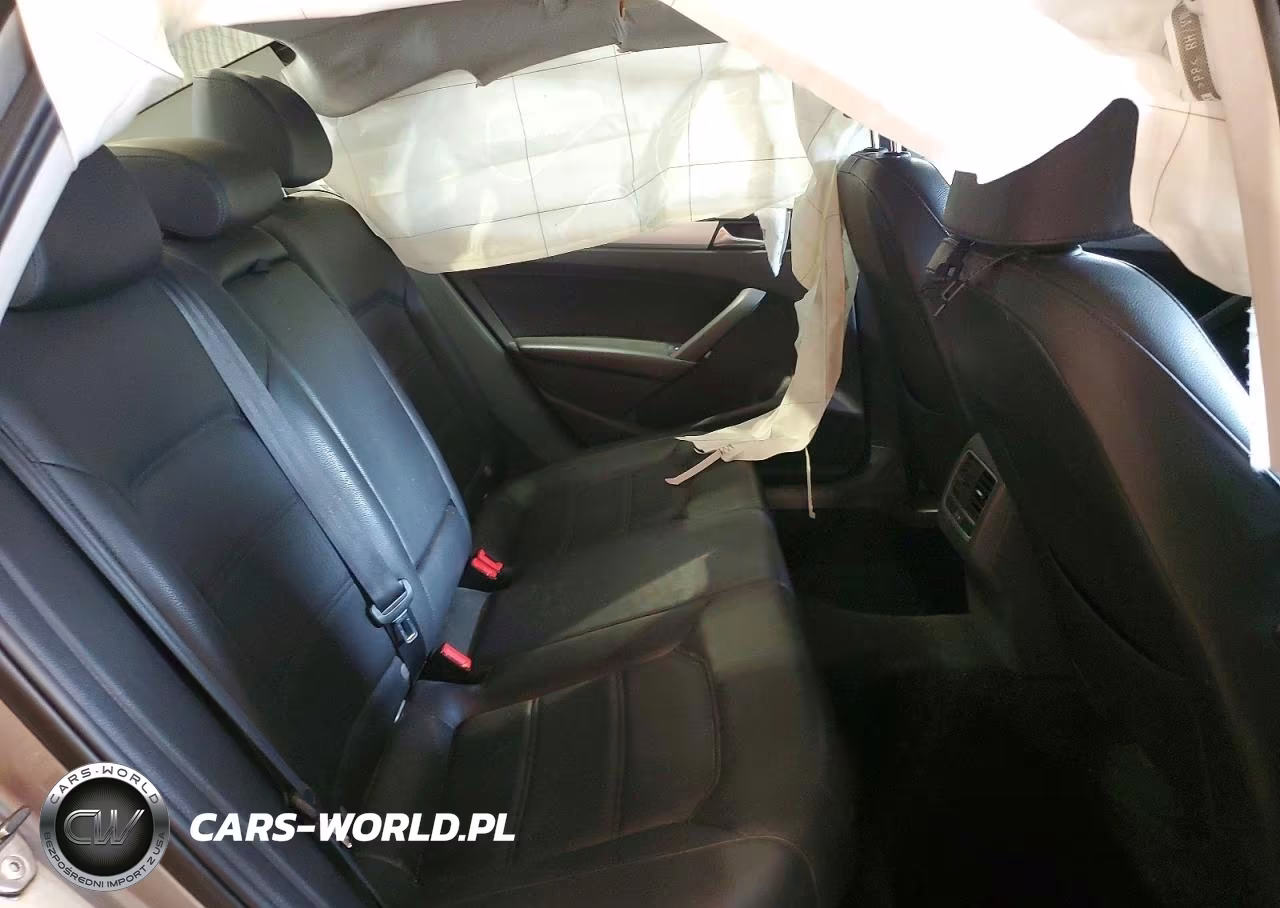 2013 Volkswagen Passat Se VIN:1VWBP7A3XDC089812 - 10