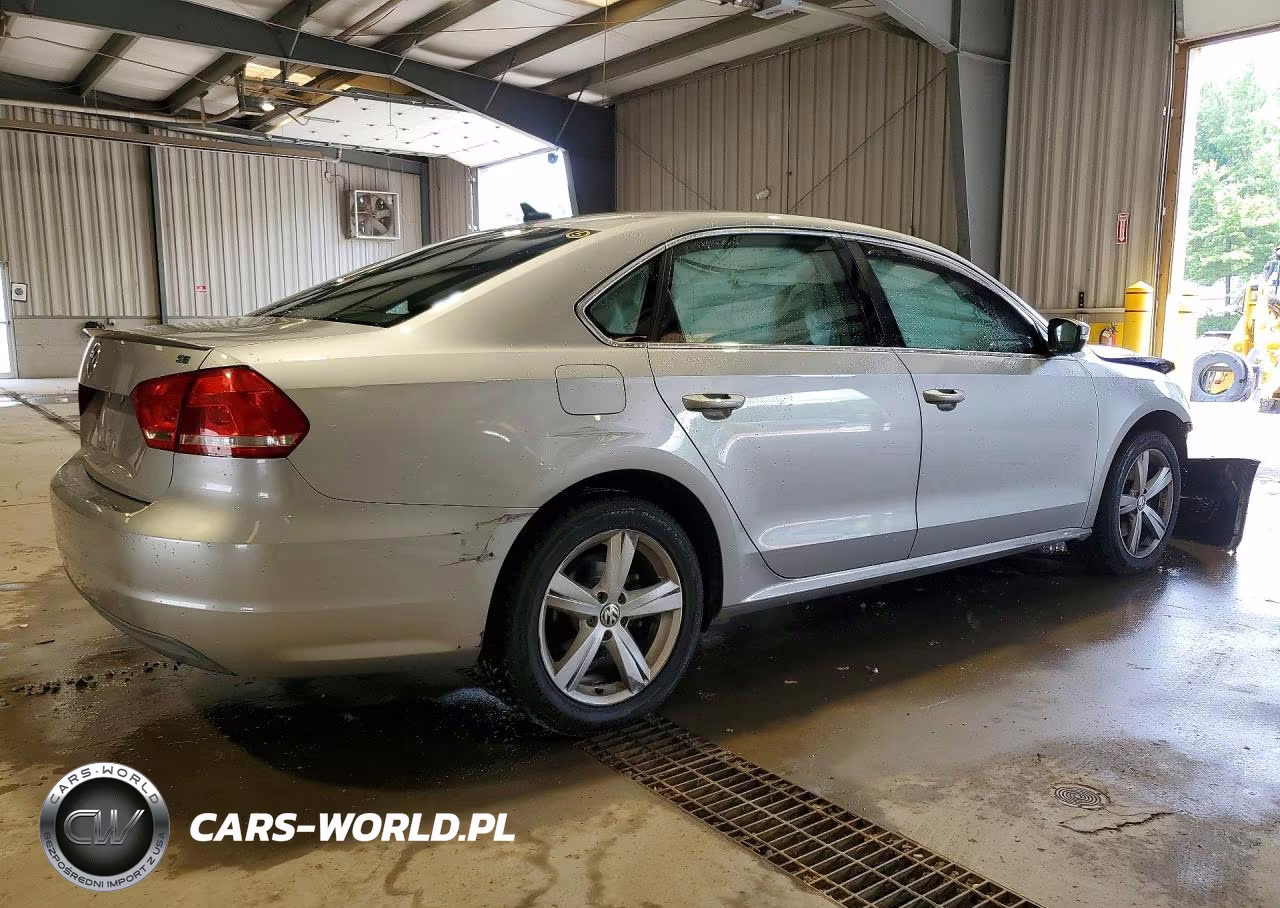 2013 Volkswagen Passat Se VIN:1VWBP7A3XDC089812 - 3