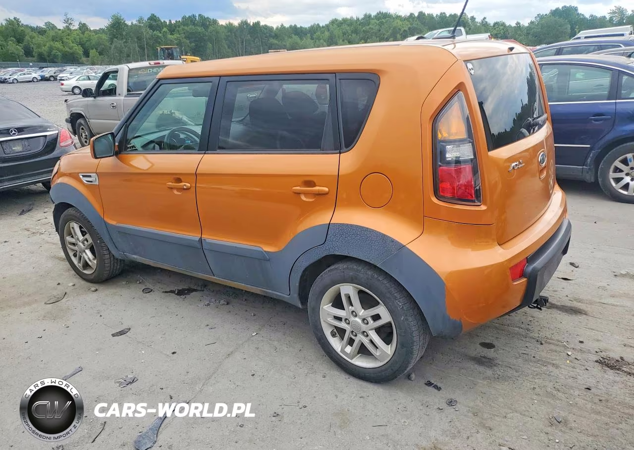 2011 Kia Soul + VIN:KNDJT2A29B7215541 - 2
