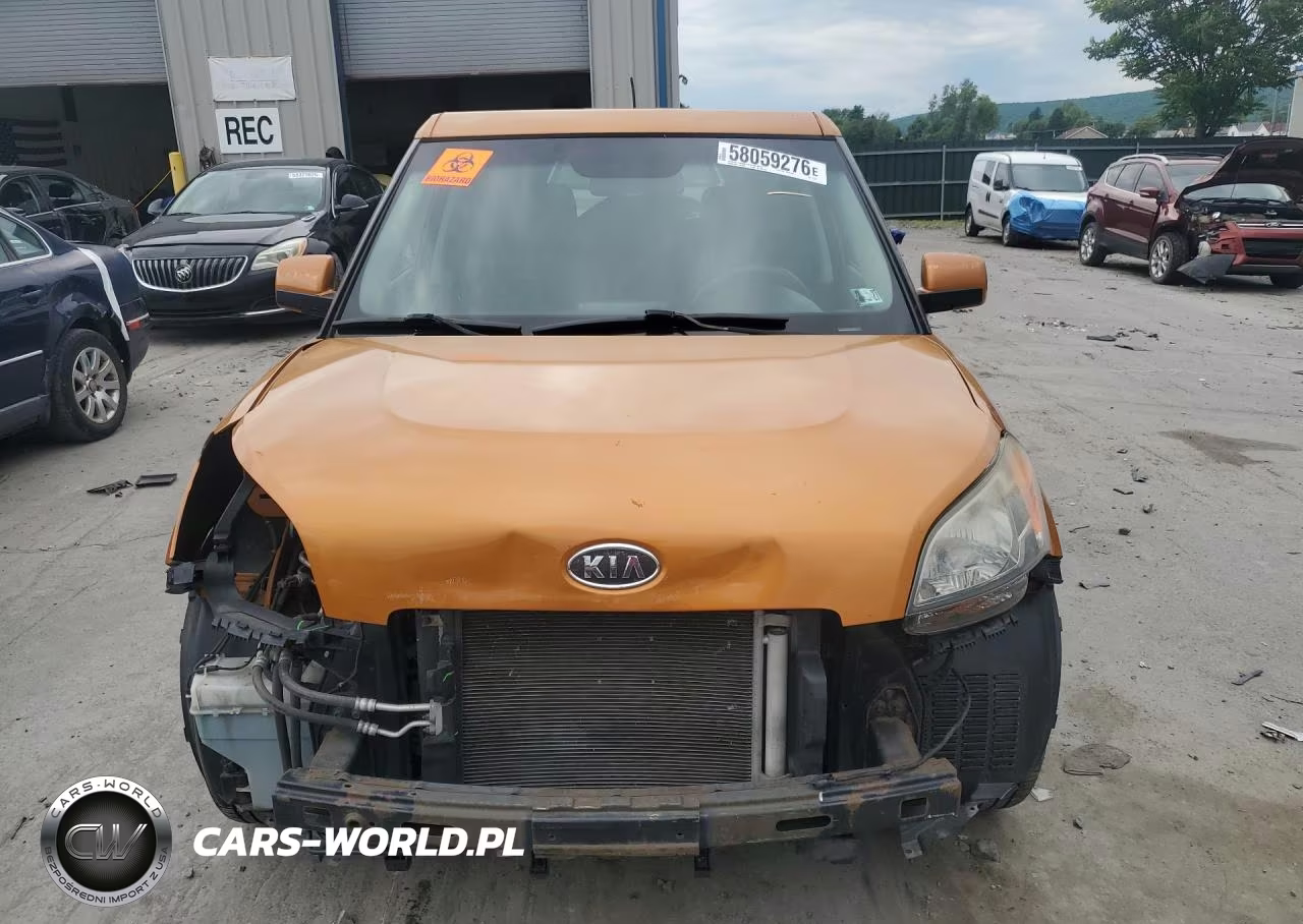 2011 Kia Soul + VIN:KNDJT2A29B7215541 - 5
