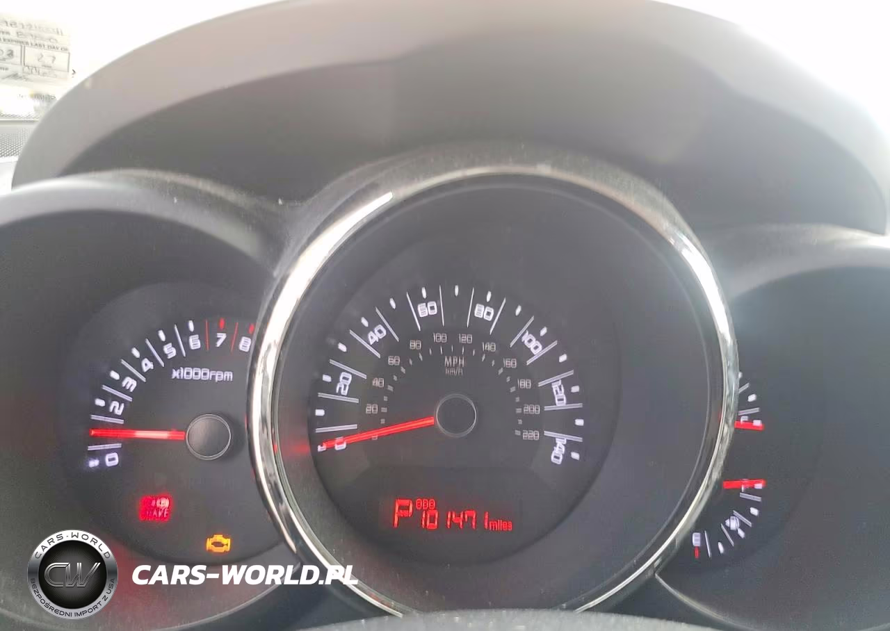 2011 Kia Soul + VIN:KNDJT2A29B7215541 - 9
