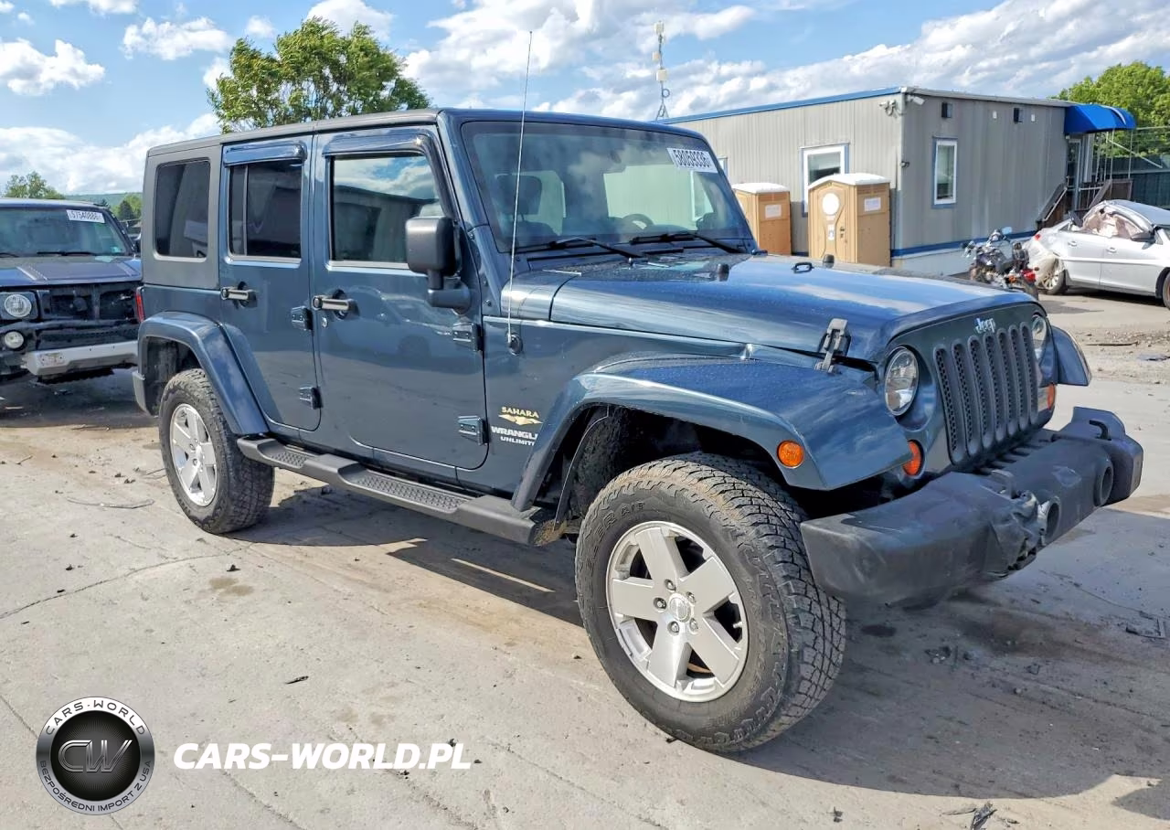 2008 Jeep Wrangler Unlimited Sahara VIN:1J4GA59108L604558 - 4