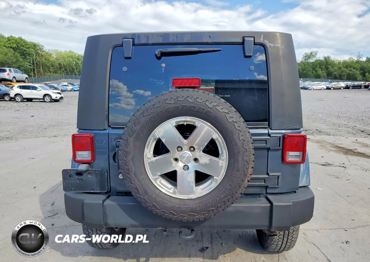 2008 Jeep Wrangler Unlimited Sahara VIN:1J4GA59108L604558 - 6
