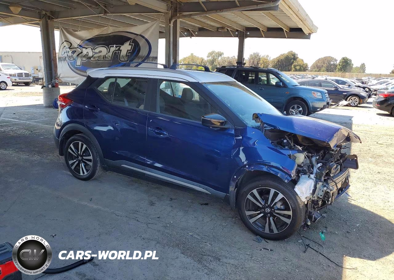 2018 Nissan Kicks S VIN:3N1CP5CU9JL532326 - 4