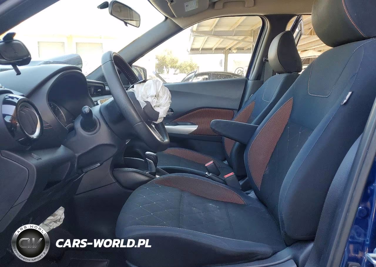 2018 Nissan Kicks S VIN:3N1CP5CU9JL532326 - 7