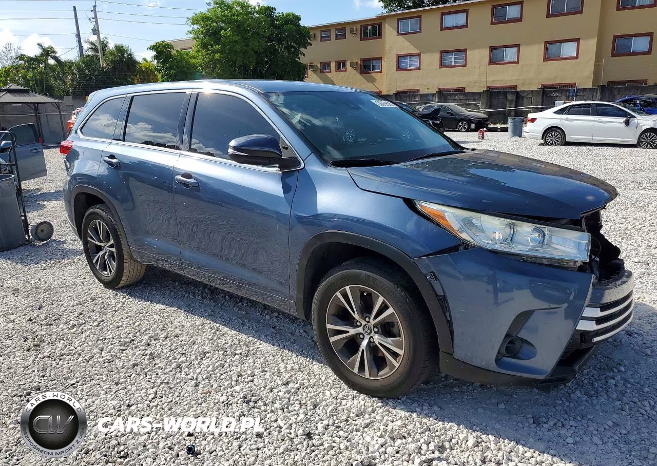 2017 Toyota Highlander Le VIN:5TDZARFHXHS032355 - 4