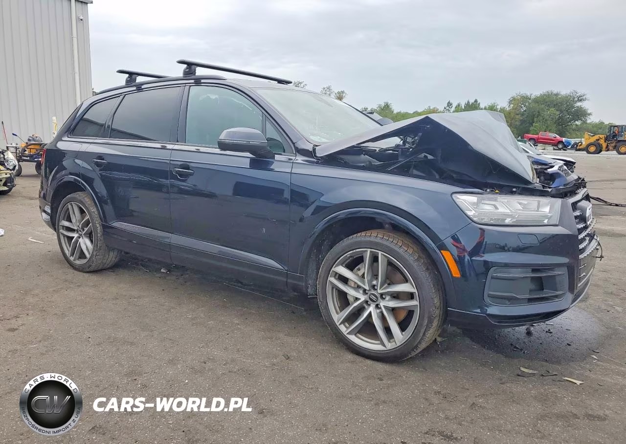 2017 Audi Q7 Prestige VIN:WA1VAAF7XHD035852 - 4