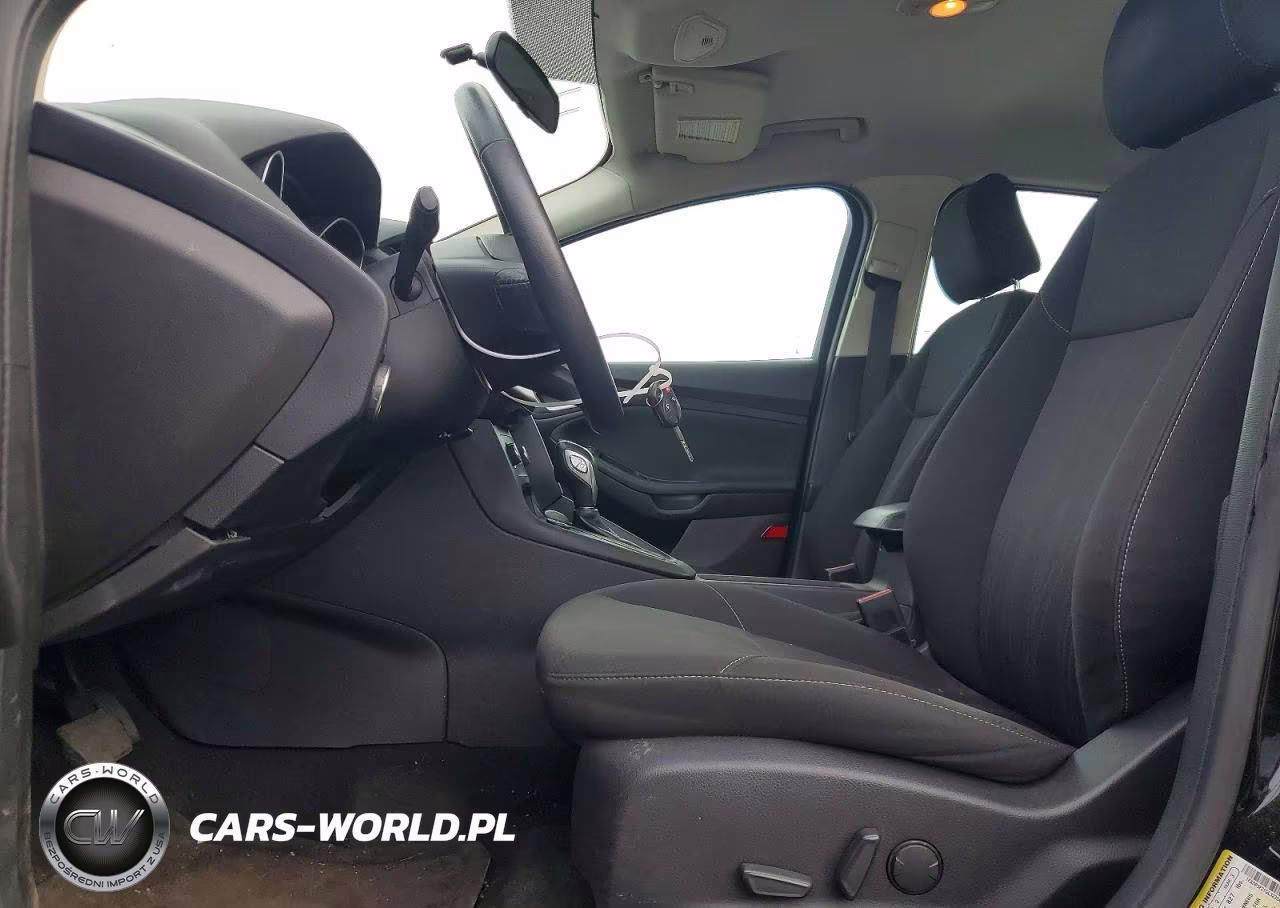 2016 Ford Focus Se VIN:1FADP3F21GL323544 - 7