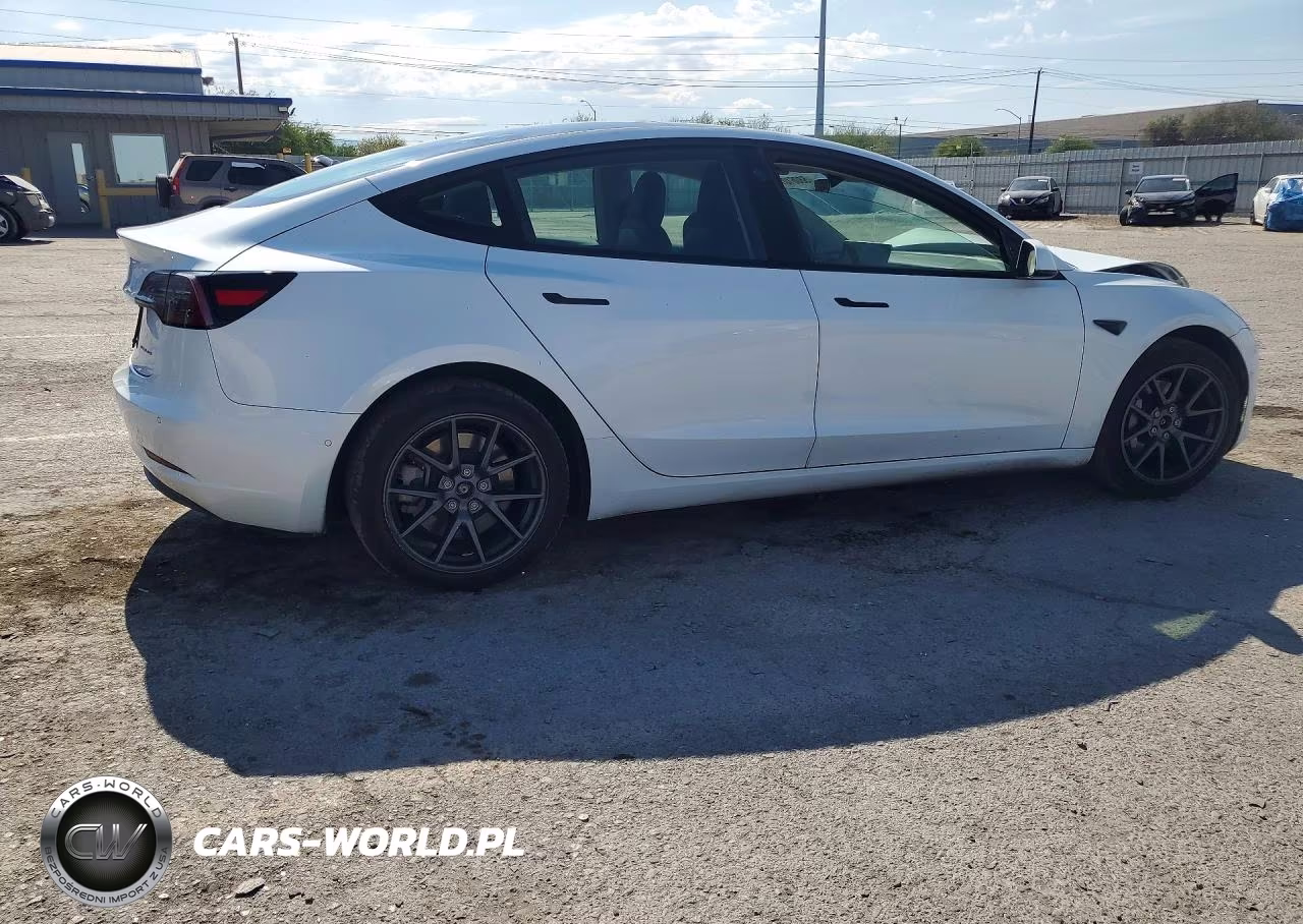 2022 Tesla Model 3 VIN:5YJ3E1EB8NF169142 - 3
