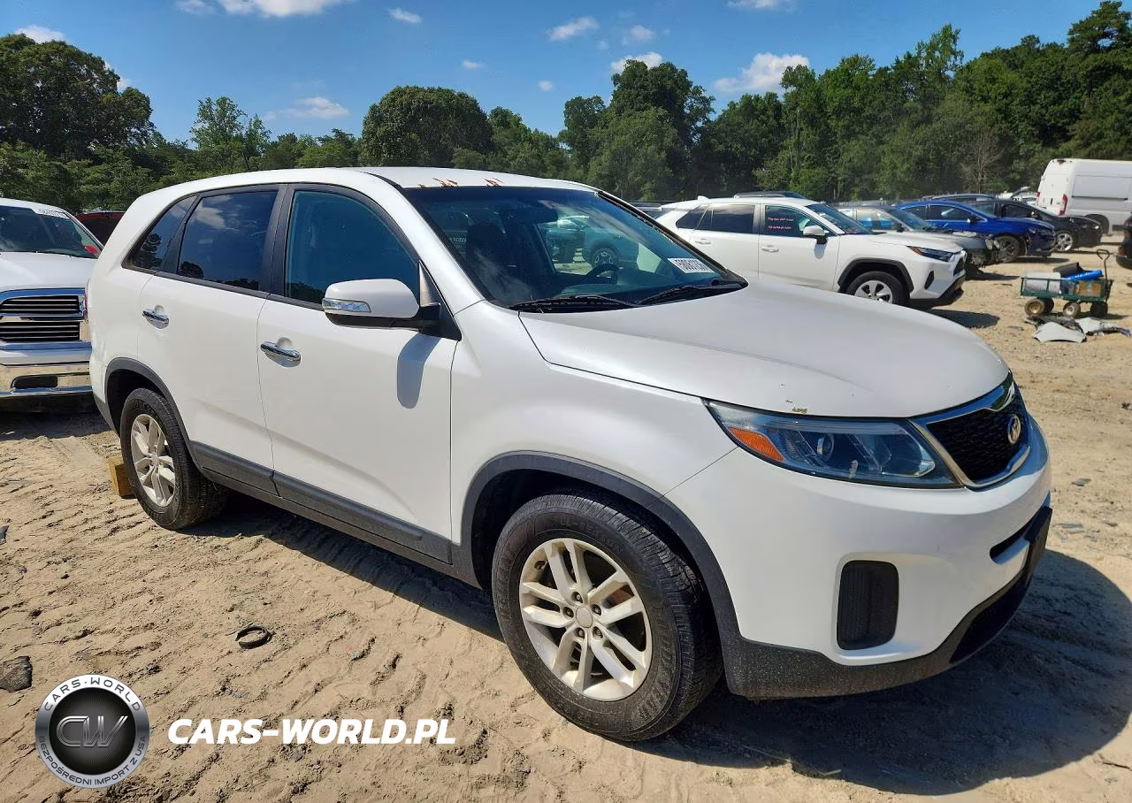 2015 Kia Sorento Lx VIN:5XYKT3A69FG564978 - 4