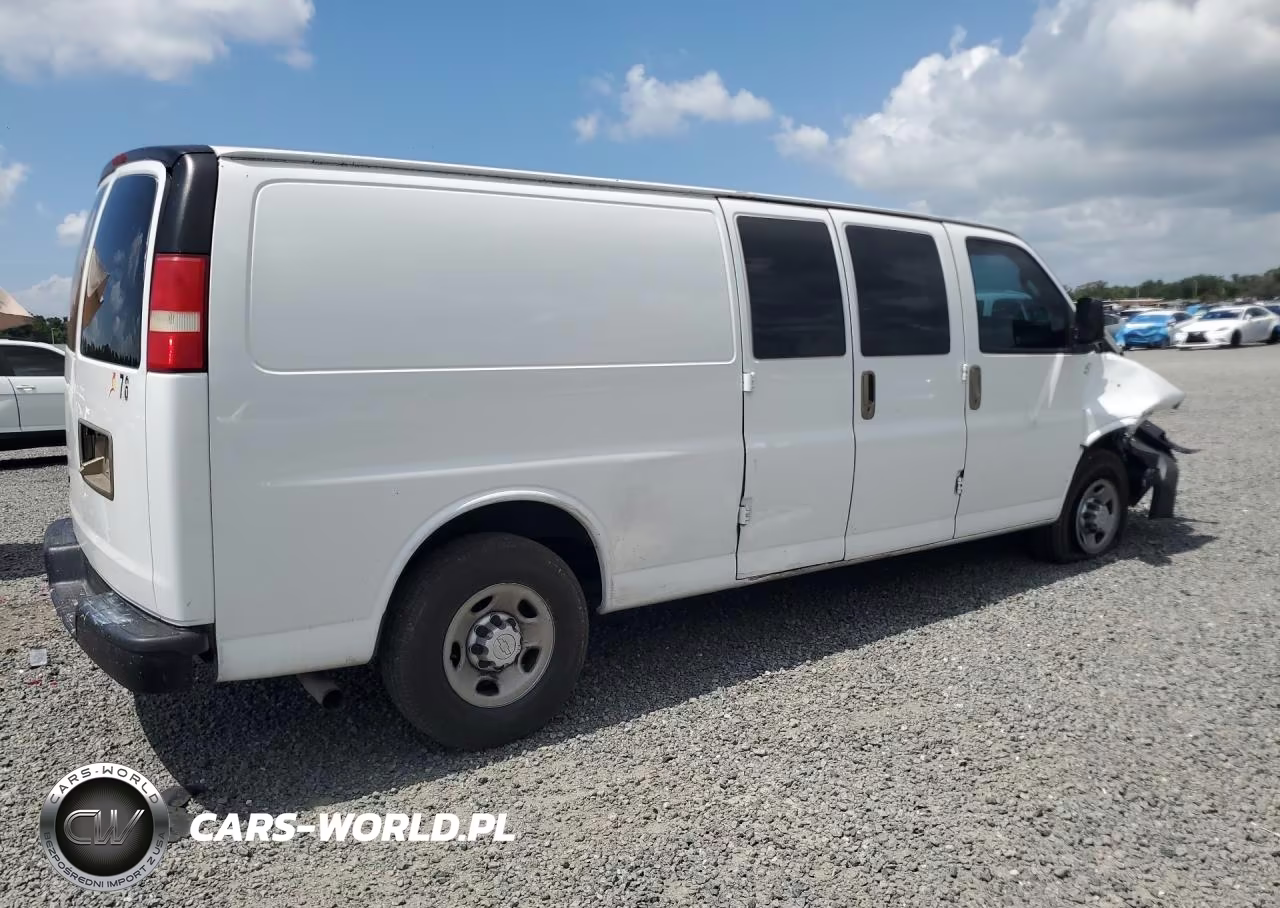 2018 Chevrolet Express G2500 VIN:1GCWGBFP4J1269491 - 3