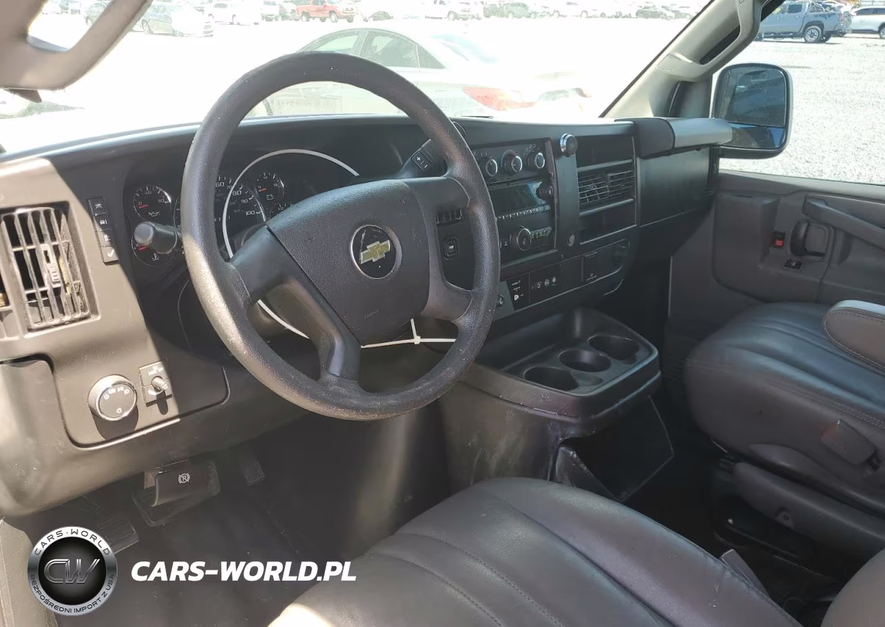 2018 Chevrolet Express G2500 VIN:1GCWGBFP4J1269491 - 8
