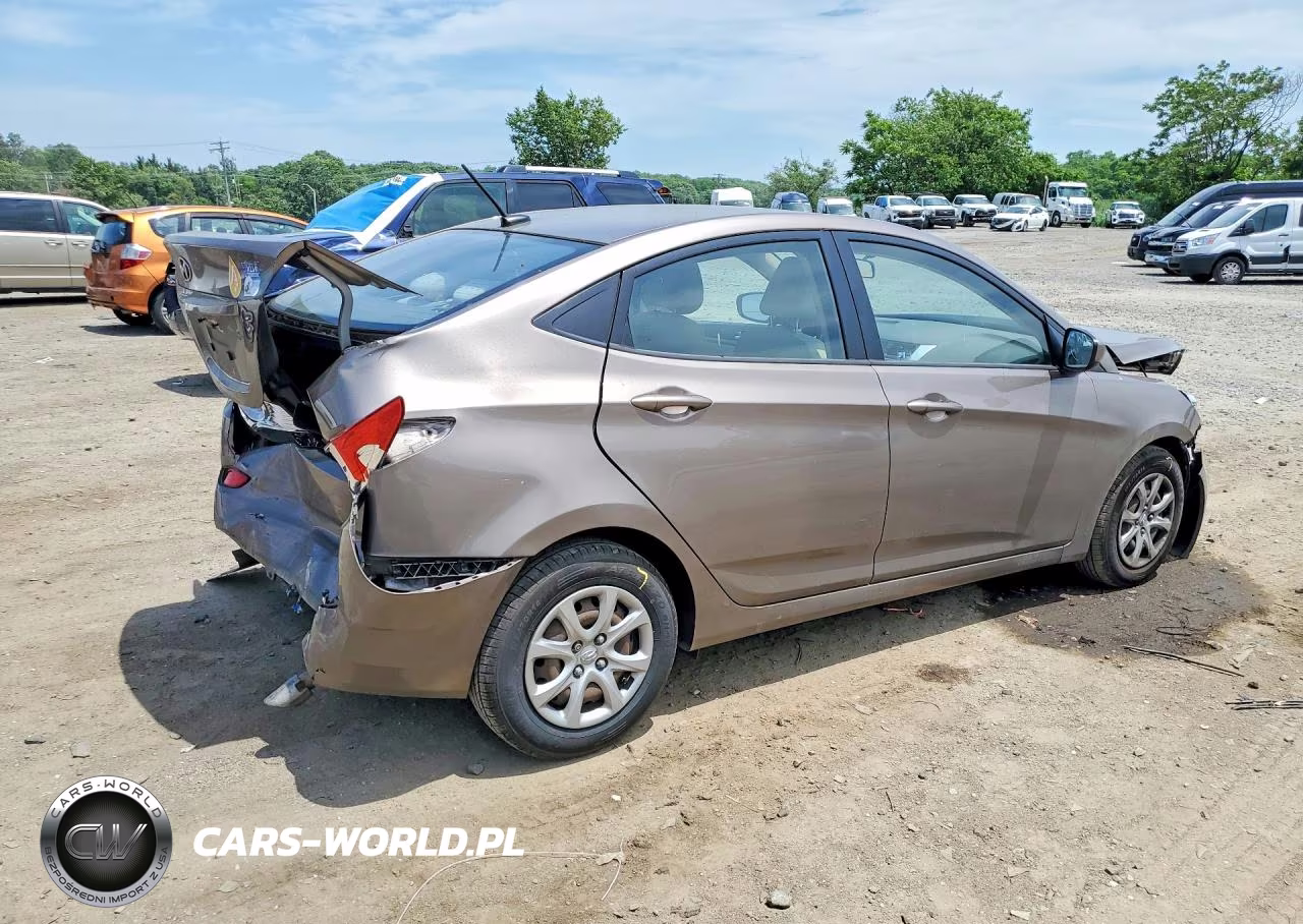 2013 Hyundai Accent Gls VIN:KMHCT4AE9DU326363 - 3